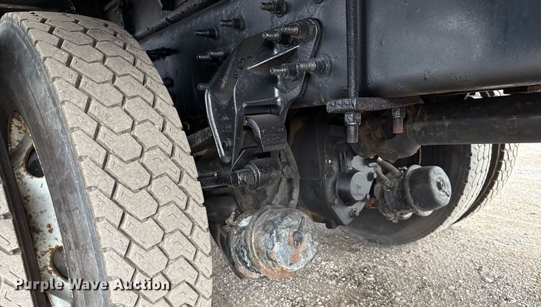 image for item EG5722 2014 International 7500 crane truck