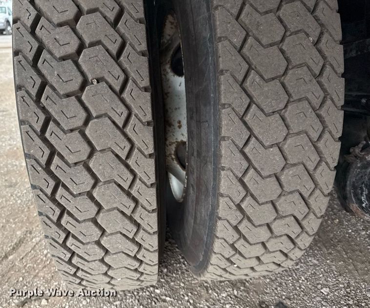 image for item EG5722 2014 International 7500 crane truck