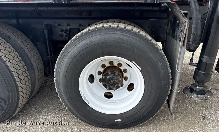 image for item EG5722 2014 International 7500 crane truck