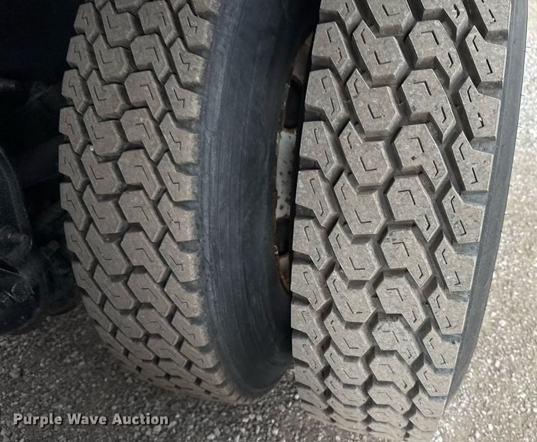 image for item EG5722 2014 International 7500 crane truck