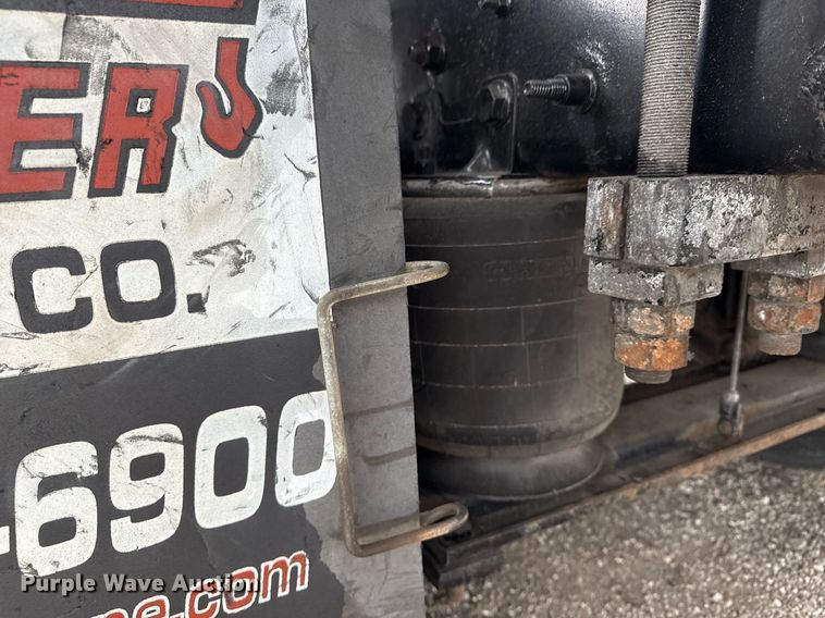 image for item EG5722 2014 International 7500 crane truck