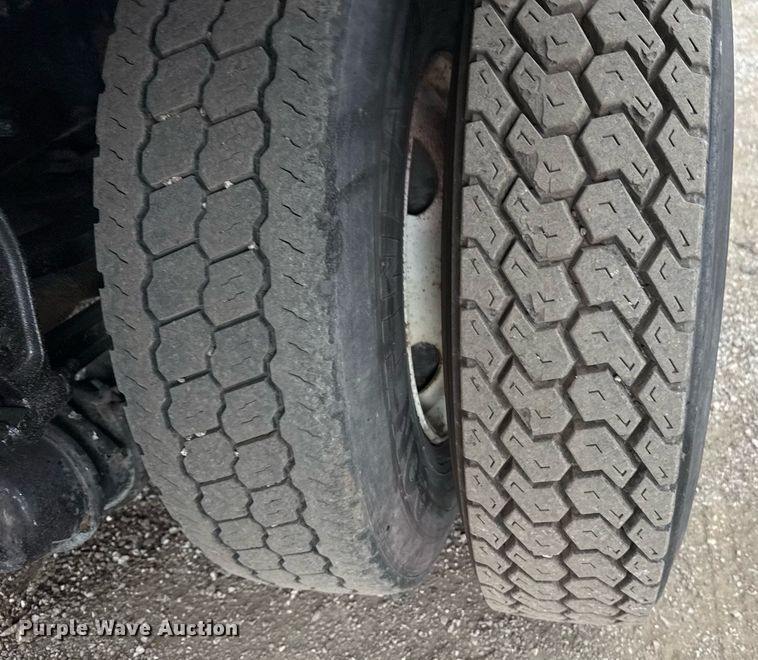 image for item EG5722 2014 International 7500 crane truck