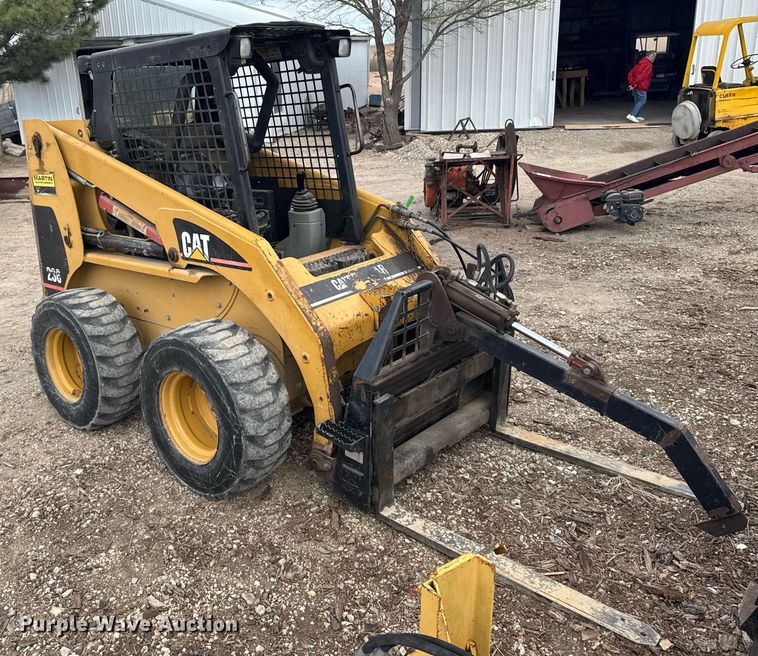image for item EG6211 2002 Caterpillar 236 skid steer loader