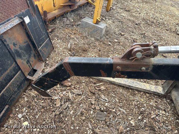 image for item EG6211 2002 Caterpillar 236 skid steer loader