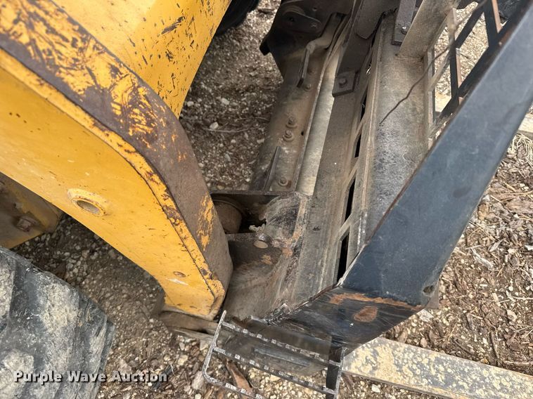 image for item EG6211 2002 Caterpillar 236 skid steer loader