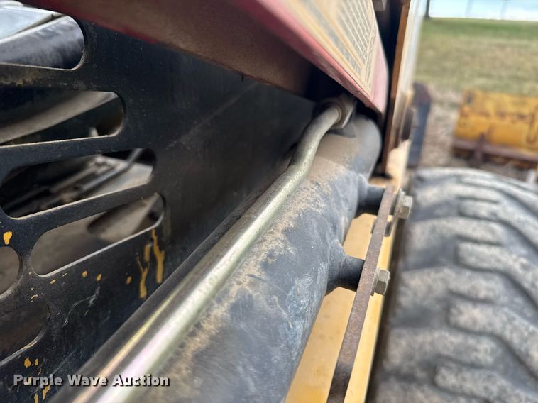 image for item EG6211 2002 Caterpillar 236 skid steer loader