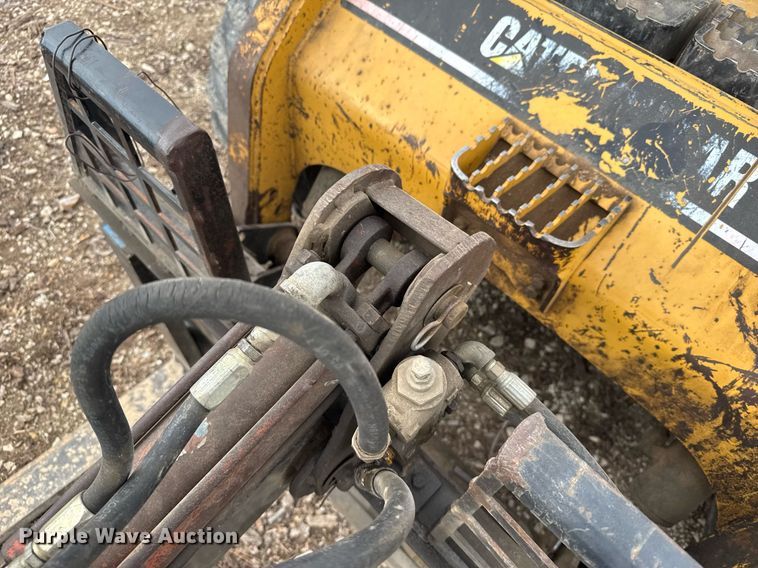 image for item EG6211 2002 Caterpillar 236 skid steer loader