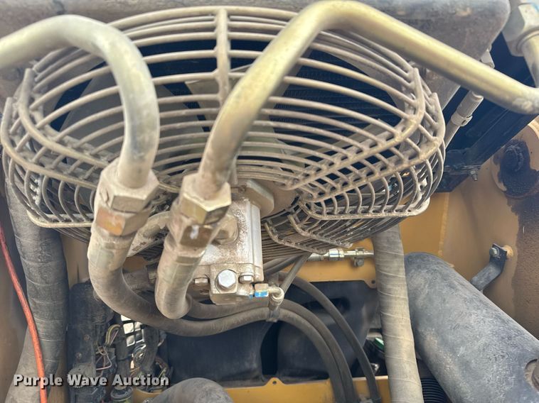 image for item EG6211 2002 Caterpillar 236 skid steer loader