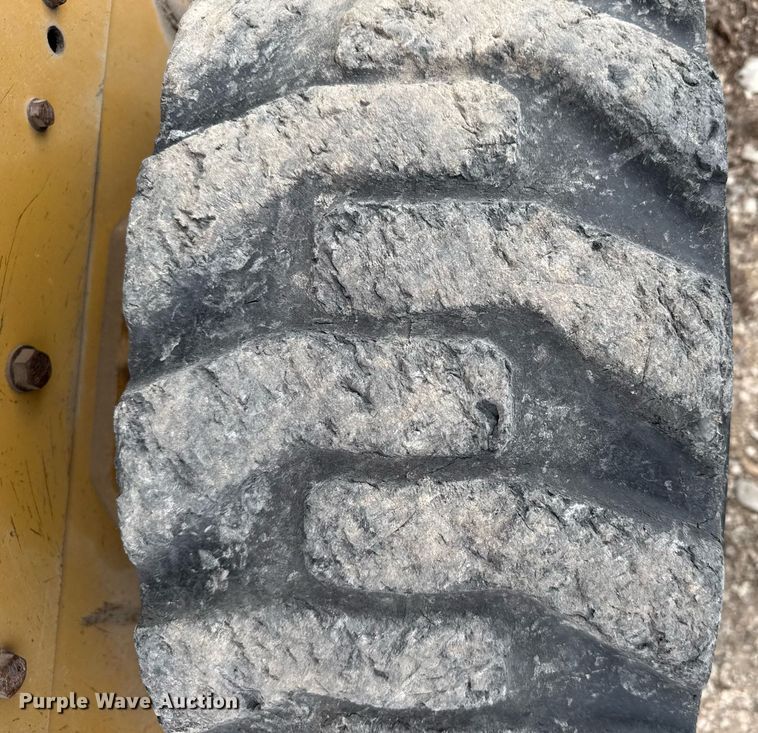 image for item EG6211 2002 Caterpillar 236 skid steer loader