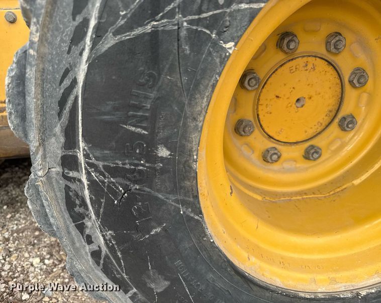 image for item EG6211 2002 Caterpillar 236 skid steer loader