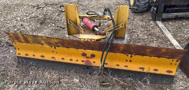 image for item EG6211 2002 Caterpillar 236 skid steer loader