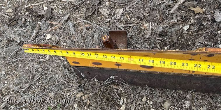 image for item EG6211 2002 Caterpillar 236 skid steer loader