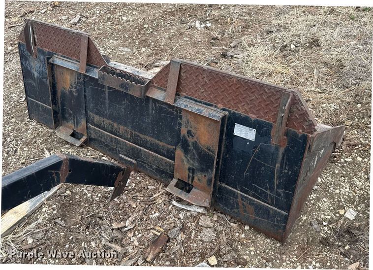 image for item EG6211 2002 Caterpillar 236 skid steer loader