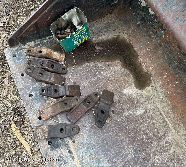 image for item EG6211 2002 Caterpillar 236 skid steer loader