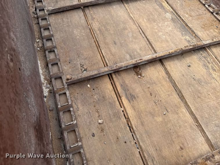 image for item EG6218 Live bottom trailer