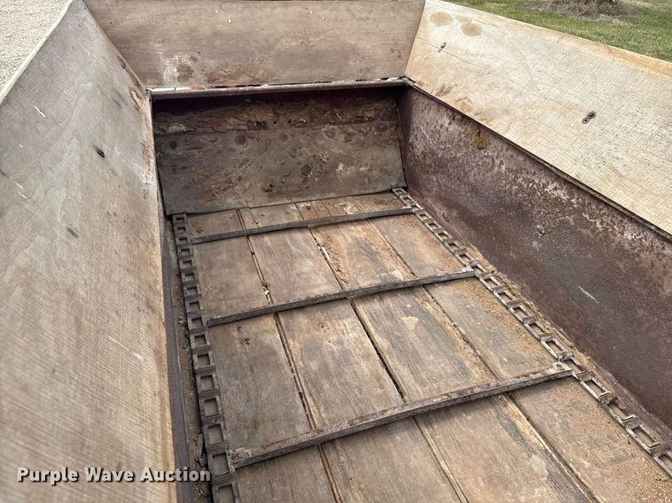 image for item EG6218 Live bottom trailer