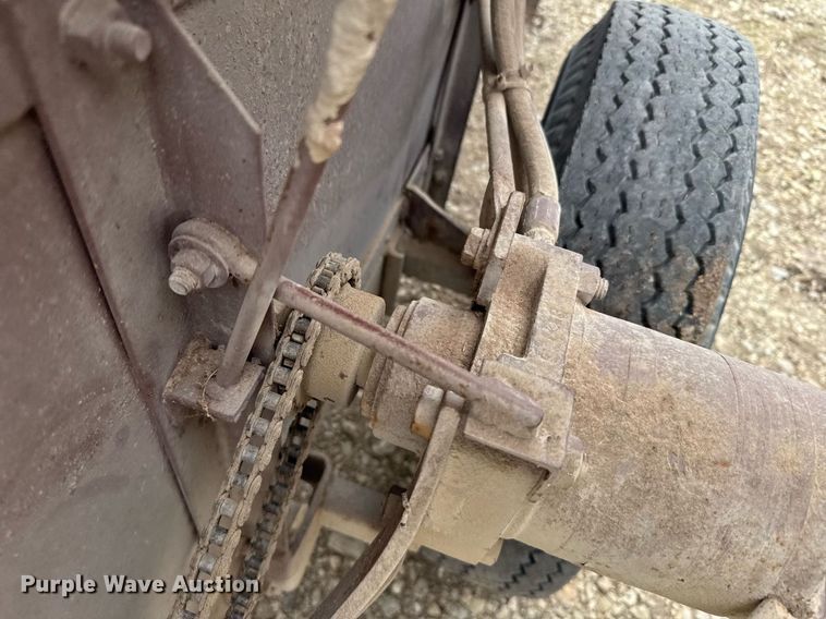 image for item EG6218 Live bottom trailer