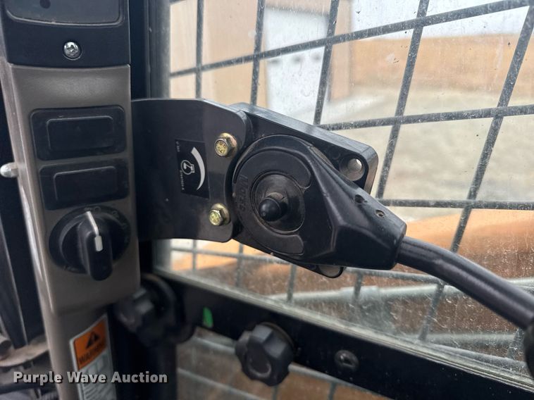 image for item EG6269 2013 Case SV300 skid steer loader