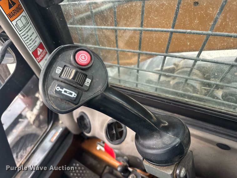 image for item EG6269 2013 Case SV300 skid steer loader