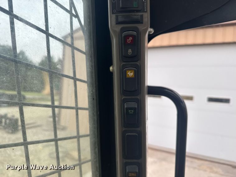 image for item EG6269 2013 Case SV300 skid steer loader