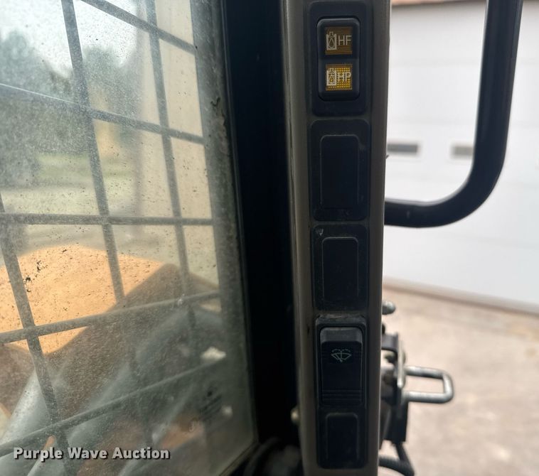 image for item EG6269 2013 Case SV300 skid steer loader