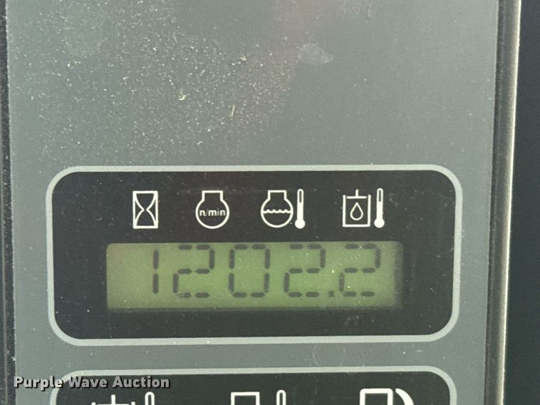 image for item EG6269 2013 Case SV300 skid steer loader