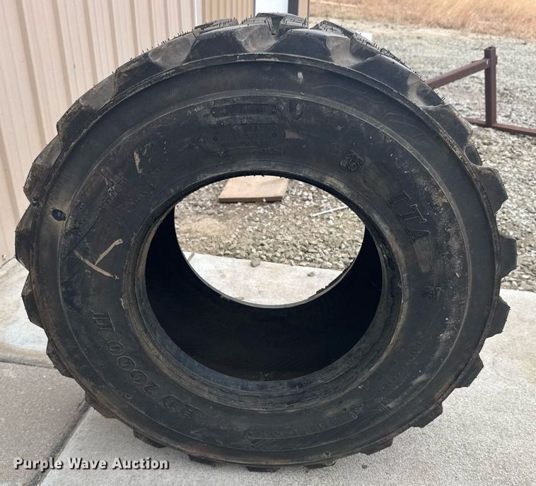 image for item EG6269 2013 Case SV300 skid steer loader