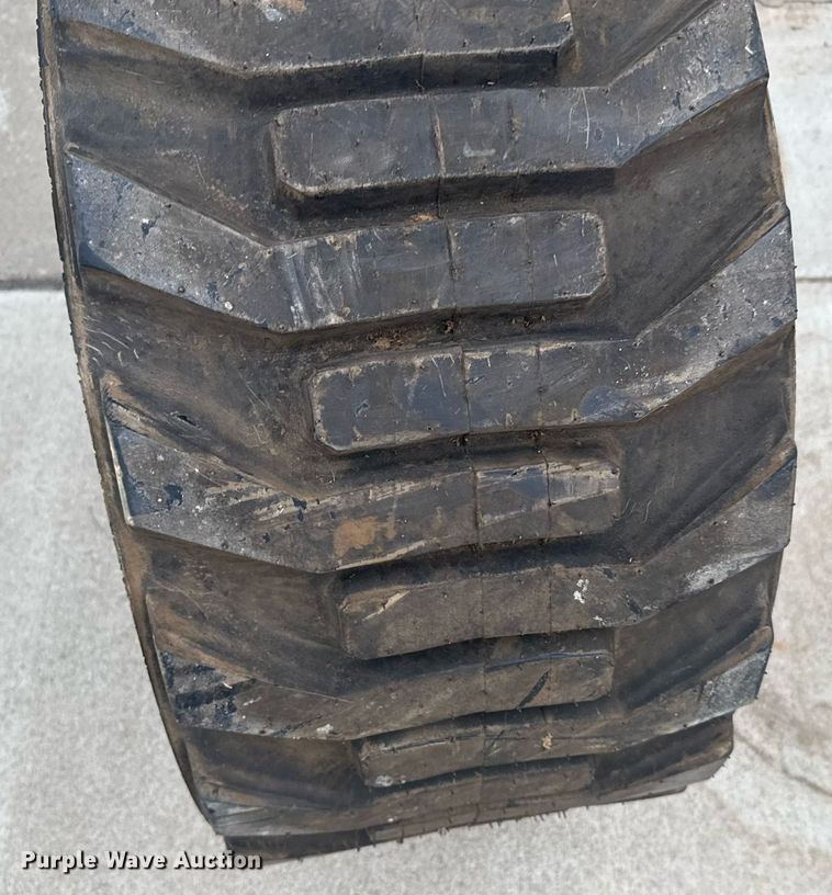 image for item EG6269 2013 Case SV300 skid steer loader