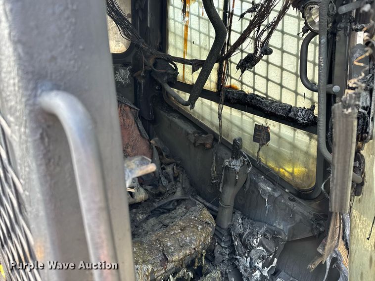 image for item EG6277 John Deere 326D skid steer loader