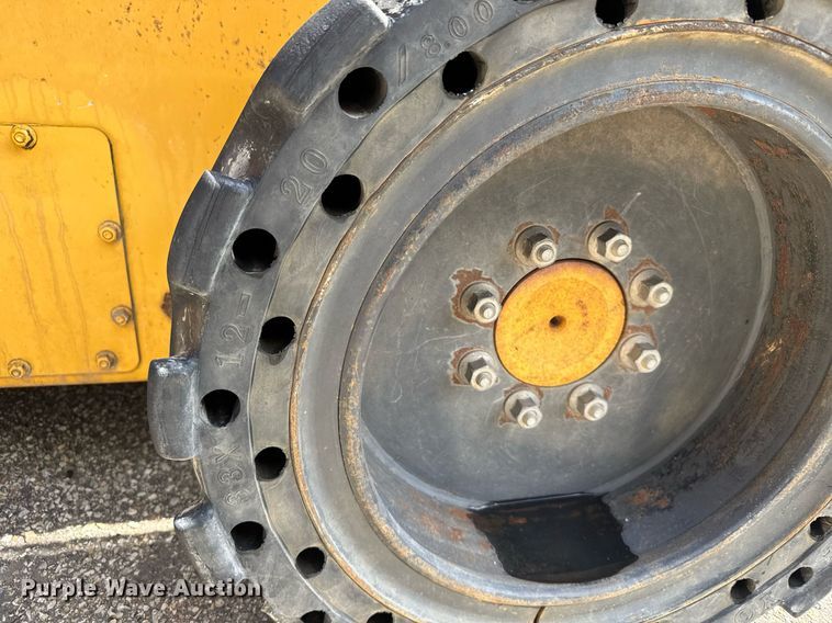 image for item EG6277 John Deere 326D skid steer loader