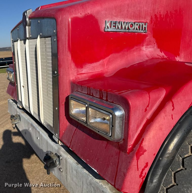 image for item EG6318 2003 Kenworth W900 ready mix truck