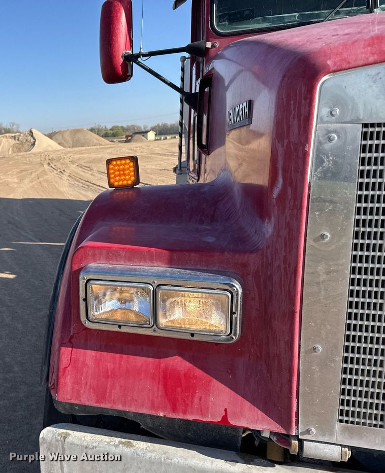 image for item EG6318 2003 Kenworth W900 ready mix truck