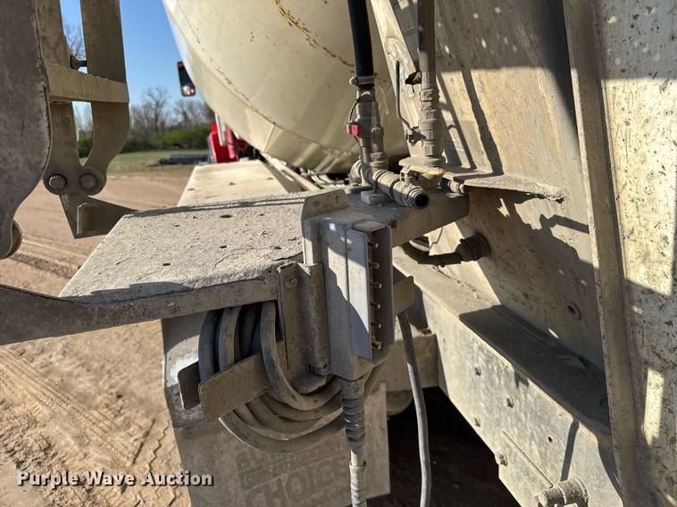 image for item EG6318 2003 Kenworth W900 ready mix truck