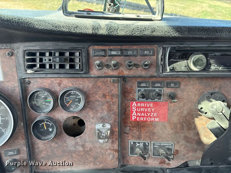 image for item EG6318 2003 Kenworth W900 ready mix truck