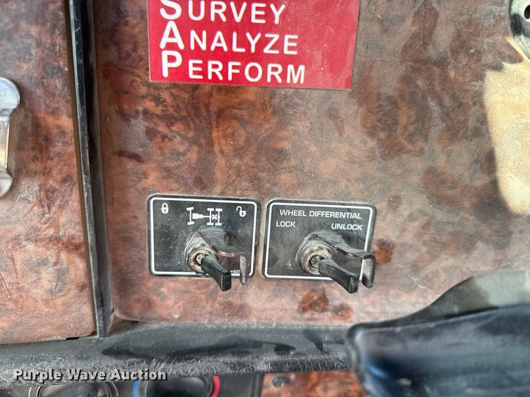 image for item EG6318 2003 Kenworth W900 ready mix truck