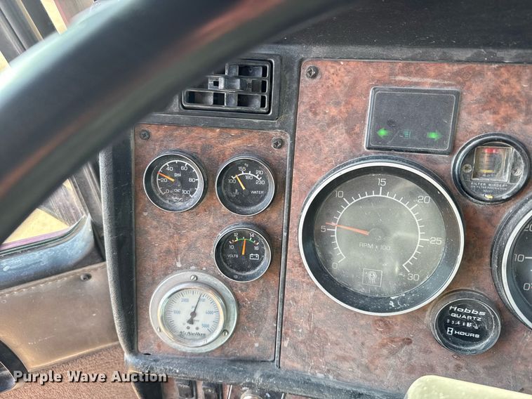 image for item EG6318 2003 Kenworth W900 ready mix truck