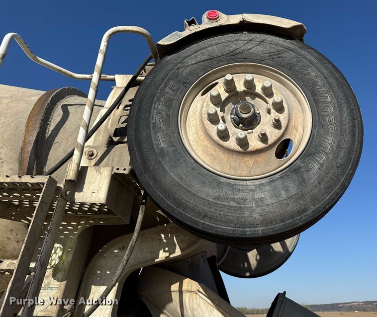 image for item EG6318 2003 Kenworth W900 ready mix truck