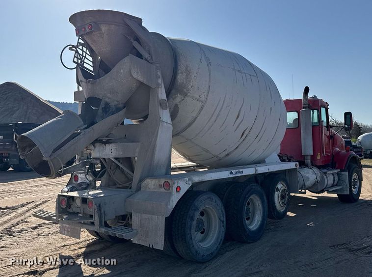 image for item EG6319 2001 Kenworth T800 ready mix truck