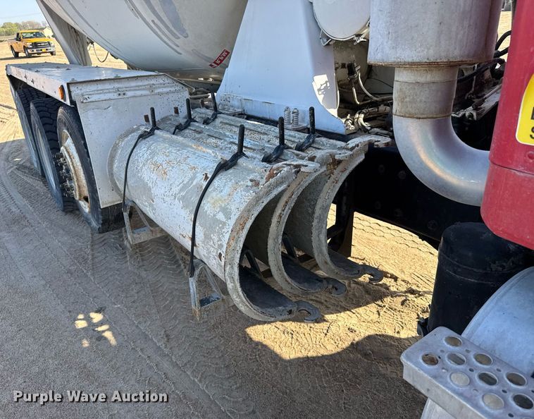 image for item EG6319 2001 Kenworth T800 ready mix truck