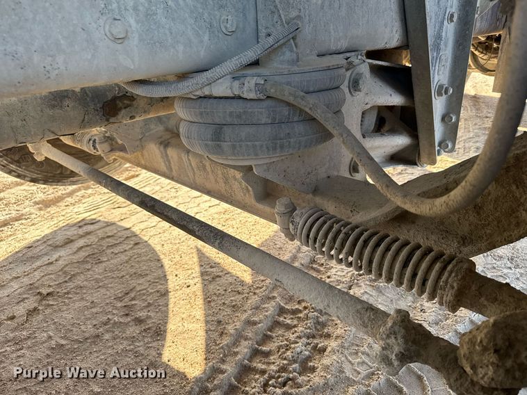 image for item EG6319 2001 Kenworth T800 ready mix truck