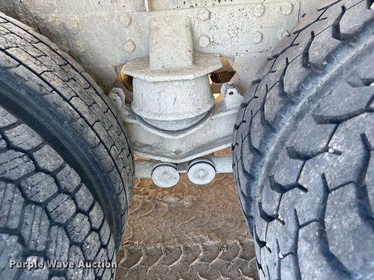 image for item EG6319 2001 Kenworth T800 ready mix truck