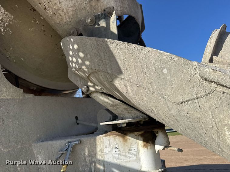 image for item EG6319 2001 Kenworth T800 ready mix truck