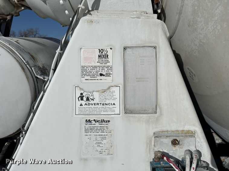 image for item EG6319 2001 Kenworth T800 ready mix truck