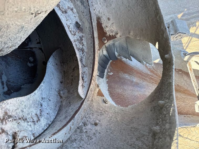 image for item EG6319 2001 Kenworth T800 ready mix truck