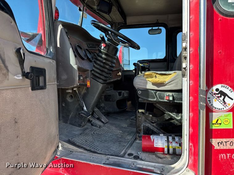 image for item EG6319 2001 Kenworth T800 ready mix truck