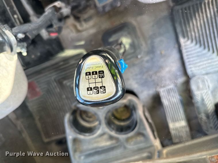 image for item EG6319 2001 Kenworth T800 ready mix truck