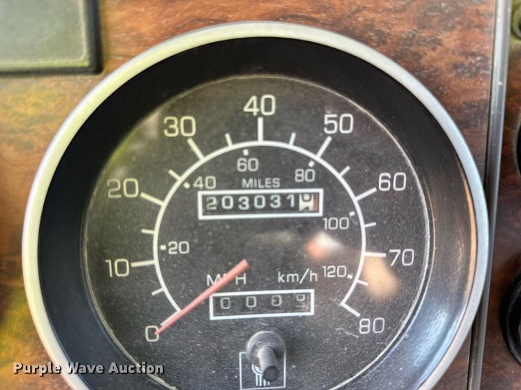 image for item EG6319 2001 Kenworth T800 ready mix truck