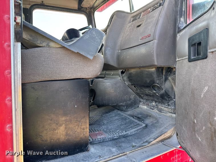 image for item EG6319 2001 Kenworth T800 ready mix truck