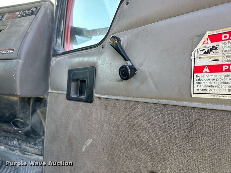 image for item EG6319 2001 Kenworth T800 ready mix truck