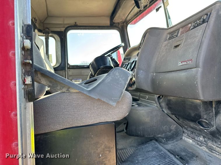 image for item EG6319 2001 Kenworth T800 ready mix truck